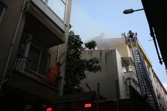 Çanakkale'de Yangın Alarmı Söndü: İtfaiyenin Dikkat Çekici Müdahalesi