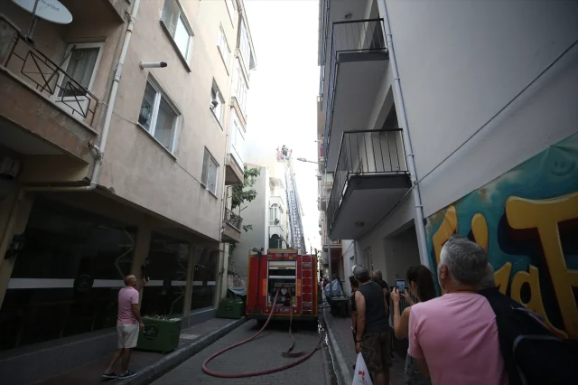 Çanakkale'de Yangın Alarmı Söndü: İtfaiyenin Dikkat Çekici Müdahalesi