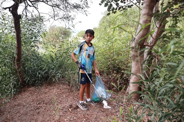 11 Yaşındaki Aras'tan Mersin'de Çevre Temizliği Hamlesi