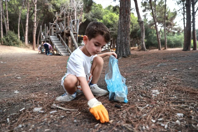 11 Yaşındaki Aras'tan Mersin'de Çevre Temizliği Hamlesi