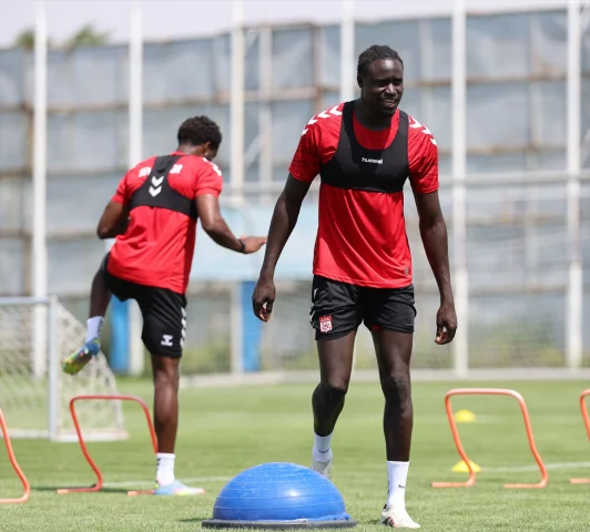 Sivasspor ve Erzurumspor FK Sezonun İlk Maçı İçin Hazırlanıyor