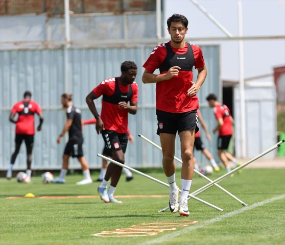 Sivasspor ve Erzurumspor FK Sezonun İlk Maçı İçin Hazırlanıyor