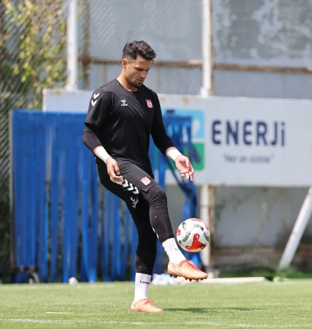 Sivasspor ve Erzurumspor FK Sezonun İlk Maçı İçin Hazırlanıyor