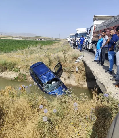 Bitlis'te Yol Kenarında Felaket Su Kanalına Düşen Araçta Bir Kişi Hayatını Kaybetti
