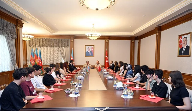 Azerbaycan ve Türkiye Arasındaki Kardeşlik Şehit Çocuklarına Yansıdı