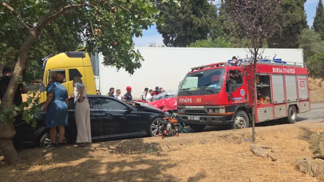 Bursa'da Trafik Kazası: Ölü ve Yaralılar Var