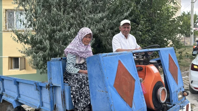 Afyonkarahisar'da Yaşlı Çiftten Jandarmaya Örnek Bağış