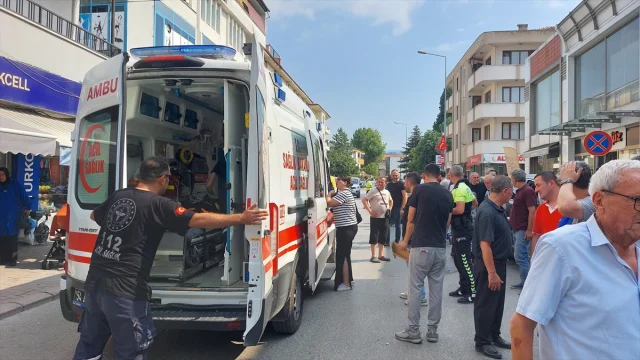 Sakarya'da Korkutan Trafik Kazası: Kamyonet Yayaya Çarptı