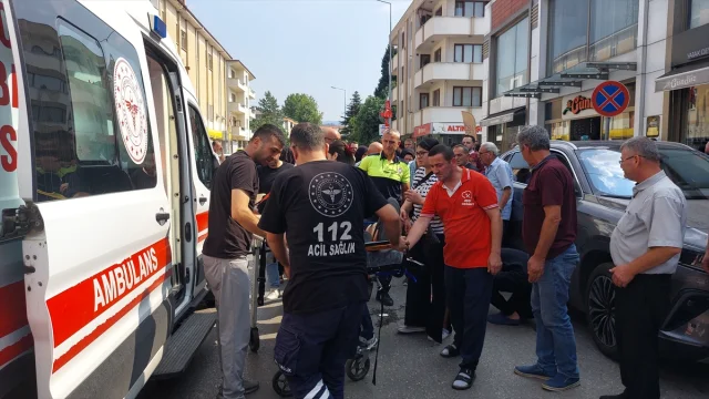 Sakarya'da Korkutan Trafik Kazası: Kamyonet Yayaya Çarptı