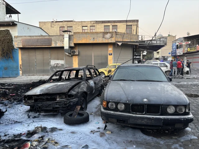 İzmir Karabağlar'da Çöp Alanında Yangın Endişeleri Artırıyor