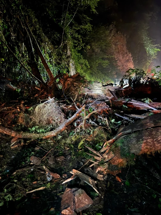 Rize'de Heyelan Sonrası Kapanan Yollar Yeniden Açıldı