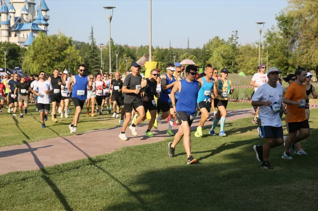 Eskişehir Yarı Maratonu ve Spor Festivali Coşkuyla Başladı