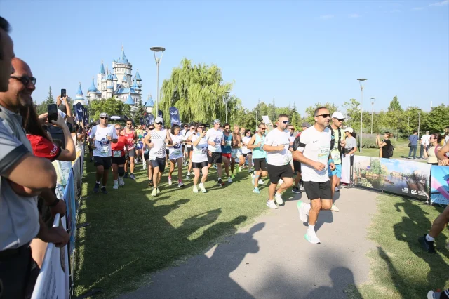 Eskişehir Yarı Maratonu ve Spor Festivali Coşkuyla Başladı
