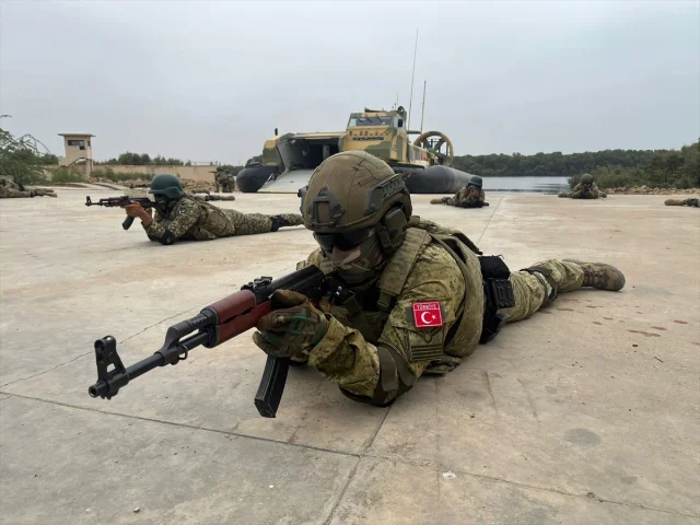 Türkiye ile Pakistan Arasında Amfibi Tatbikat Başarıyla Sonuçlandı