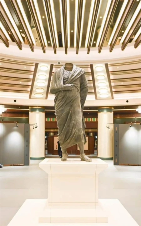 Marcus Aurelius Heykeli Külliye'de Sergileniyor