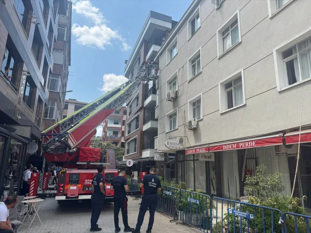 Küçükçekmece'de Kentsel Dönüşüm Projesi Can Güvenliği Tartışmalarını Yeniden Ateşledi