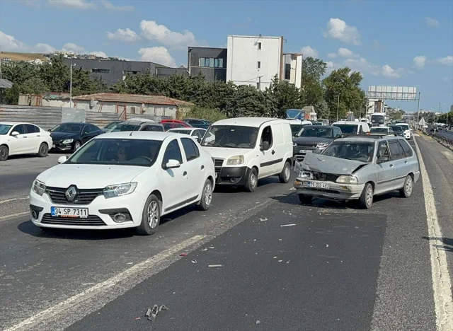 Silivri'de Zincirleme Kazada Yaralananlar ve Trafik Kaosu