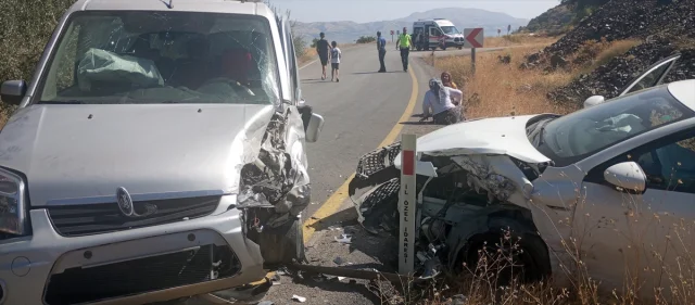 Elazığ'da Trafik Kazası 6 Yaralı ile Sonuçlandı