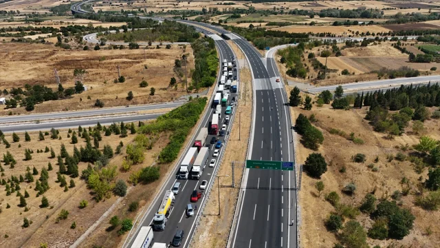 Kırklareli'nde Orman Yangını Avrupa Otoyolunu Kapattı