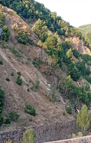 Sivas'ta Feci Kaza: Fındık İşçilerini Taşıyan Minibüs Uçurum...