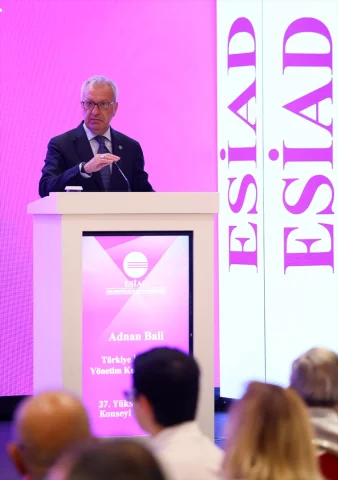 ESİAD'ın İzmir Buluşması: Ekonomide Yeni Perspektifler
