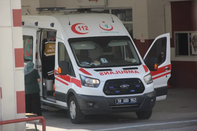 Sivas'ta Feci Kaza: Fındık İşçilerini Taşıyan Minibüs Uçuruma Yuvarlandı
