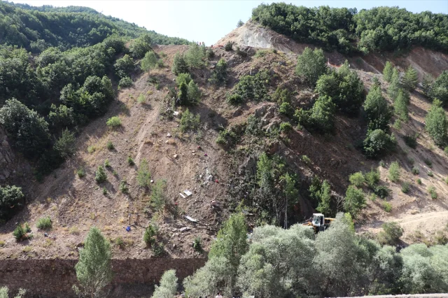 Sivas'ta Feci Kaza: Fındık İşçilerini Taşıyan Minibüs Uçuruma Yuvarlandı