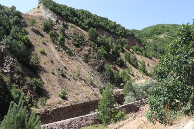 Sivas'ta Feci Kaza: Fındık İşçilerini Taşıyan Minibüs Uçuruma Yuvarlandı