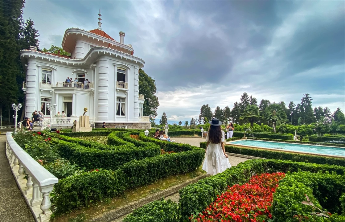 Trabzon'daki Atatürk Köşkü Ziyaretçi Akınına Uğradı