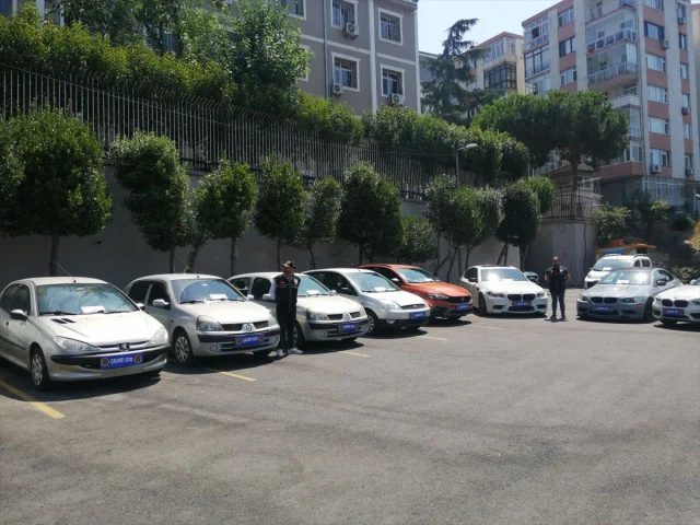 İstanbul'da Change Araçlara Yönelik Dev Operasyon: 19 Kişi T...