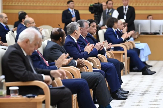 Kazakistan'ın Başarılı Ulaşım Stratejileri Ortaya Çıkıyor
