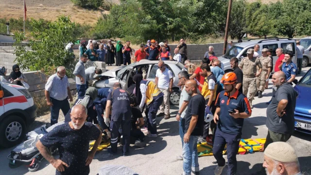 Erzincan'da Trafik Kazası Can Aldı: 1 Ölü, 3 Yaralı