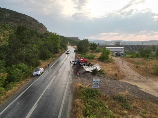 İnegöl'de Korkutan Tır Kazası: Detaylar ve Son Gelişmeler