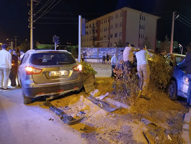 Sivas'ta Trafik Kazası Yaralılarla Sonuçlandı