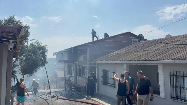 Ümraniye'de Çıkan Kömürlük Yangını Hızla Kontrol Altına Alın...