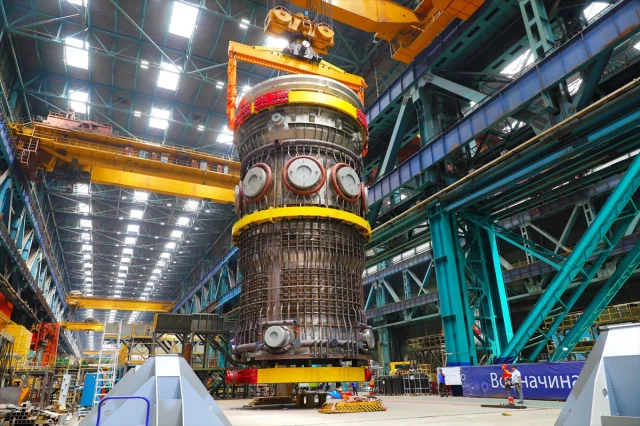 Rosatom'un İnovatif Enerji Hamlesi: BREST-OD-300 Reaktörü Ür...