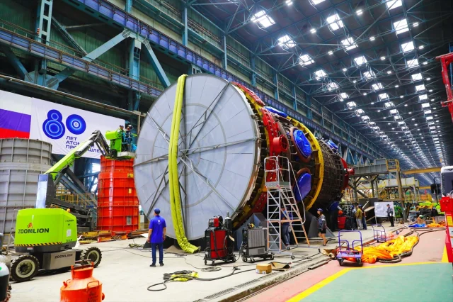 Rosatom'un İnovatif Enerji Hamlesi: BREST-OD-300 Reaktörü Üretildi
