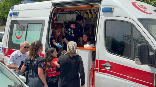 Antalya'da Apartman Yangını Korkuttu: Üç Kişi Dumandan Etkilendi
