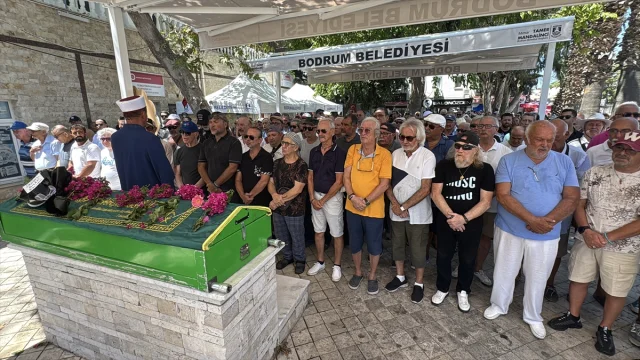 Ünlü Müzisyen Selçuk Alagöz Bodrum'da Son Yolculuğuna Uğurlandı