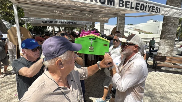 Ünlü Müzisyen Selçuk Alagöz Bodrum'da Son Yolculuğuna Uğurlandı