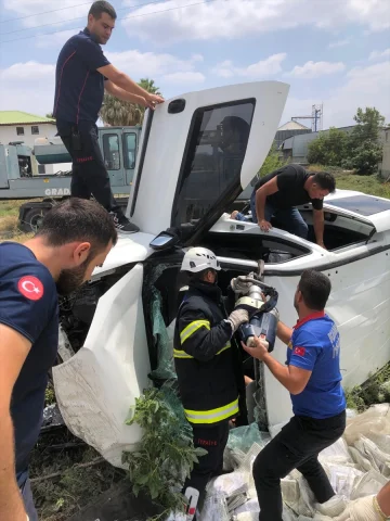 Osmaniye'de Trafik Kazası: Genç Sürücü Hayatını Kaybetti, Bi...