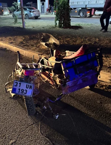 Hatay'da Trafik Kazası Tehlike Saçtı 6 Kişi Yaralandı