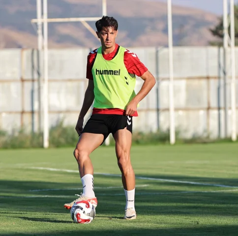 Sivasspor Erzurumspor Deplasmanında İlk Maçına Hazırlanıyor