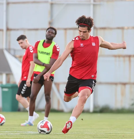 Sivasspor Erzurumspor Deplasmanında İlk Maçına Hazırlanıyor
