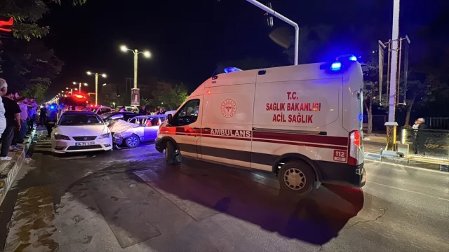 Elazığ'da Zincirleme Trafik Kazası Can Yaktı: Ölü ve Yaralılar Var