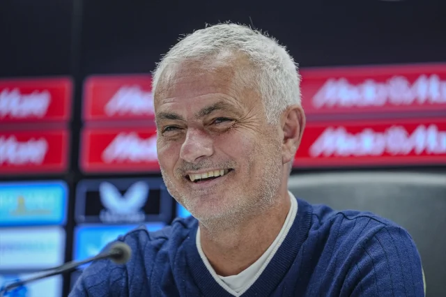 Feyenoord'un İstanbul Yolculuğu: Kadıköy'e Karşı Hazırlıklar