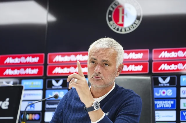 Feyenoord'un İstanbul Yolculuğu: Kadıköy'e Karşı Hazırlıklar