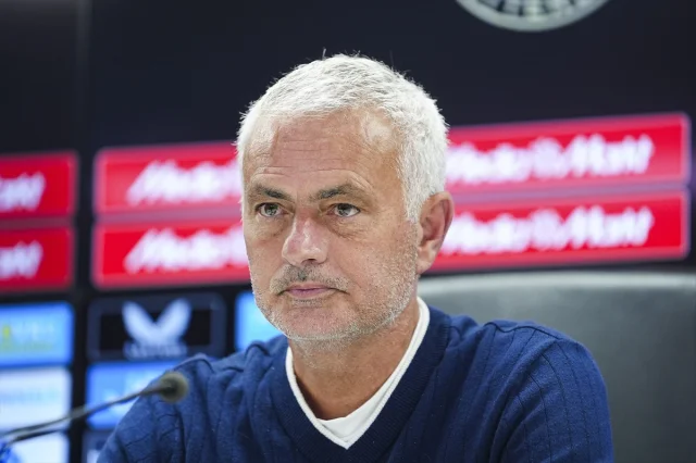 Feyenoord'un İstanbul Yolculuğu: Kadıköy'e Karşı Hazırlıklar