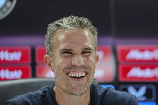 Feyenoord'un İstanbul Yolculuğu: Kadıköy'e Karşı Hazırlıklar