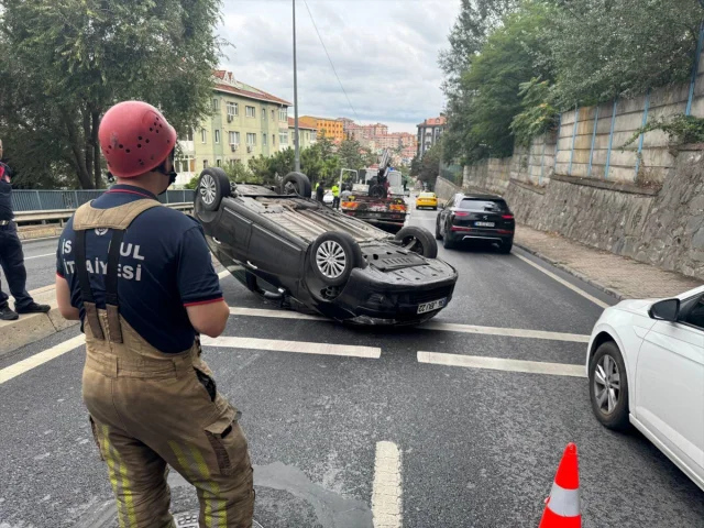 Sarıyer'de Ters Dönen Araç Kaza Yarattı: Sürücü Yaralandı